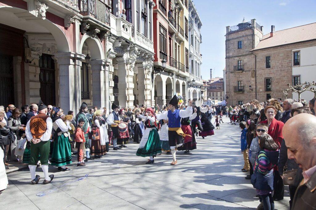 Día de Asturias en Oviedo 2025 en Gascona, Bulevar de la Sidra