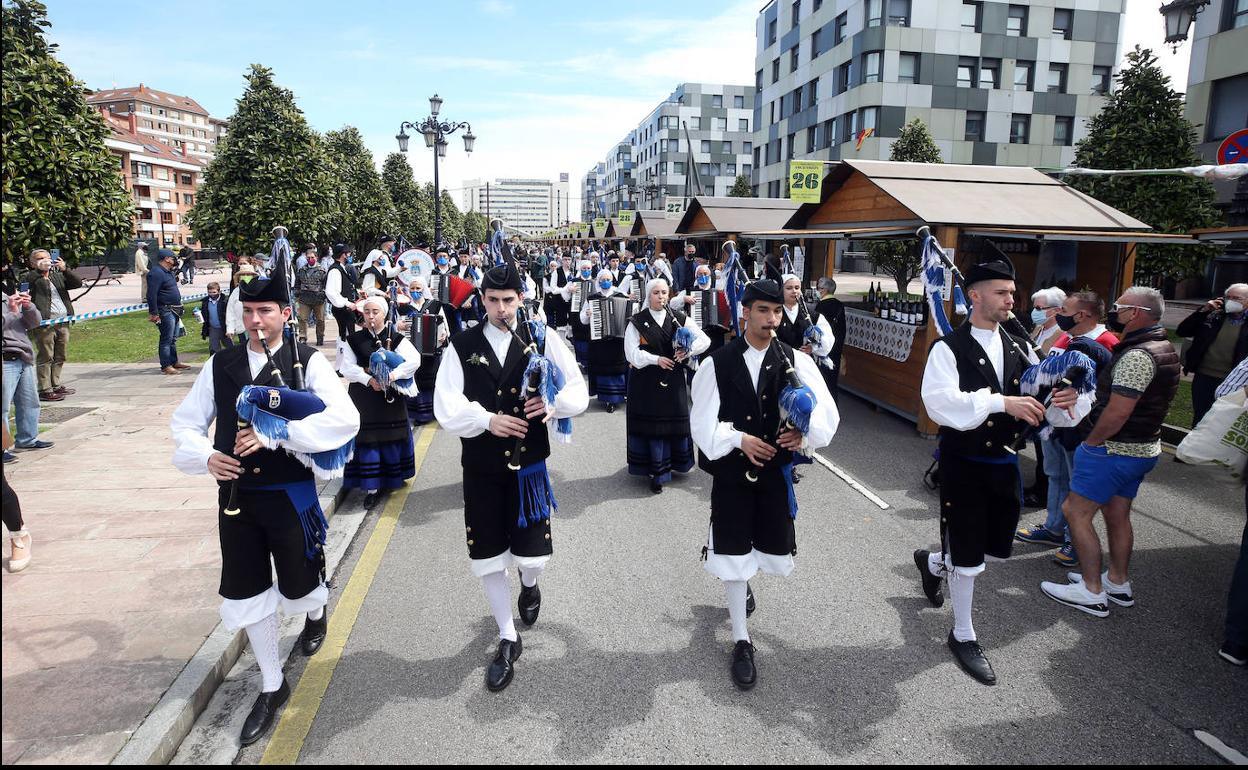 Puestos del mercado tradicional de la Feria de la Ascensión 2026 en Oviedo